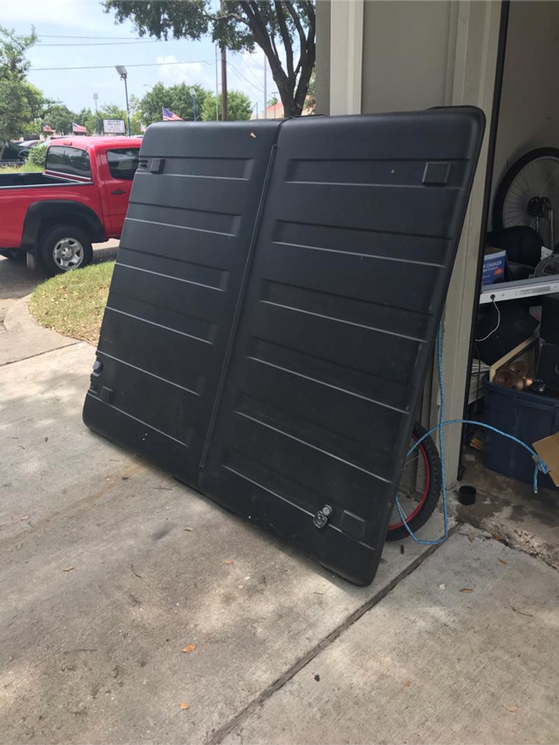 Truck bed cover for sale in Houston, TX 5miles Buy and Sell
