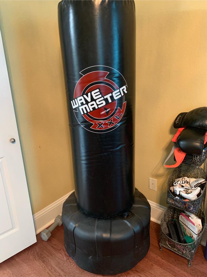 Kickboxing bag for sale in Euless, TX 5miles Buy and Sell