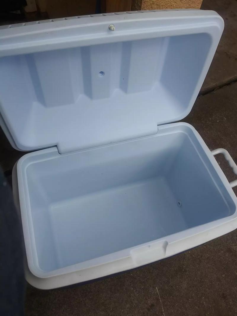 Used once still new Rubbermaid 56 cooler for sale in Arlington, TX