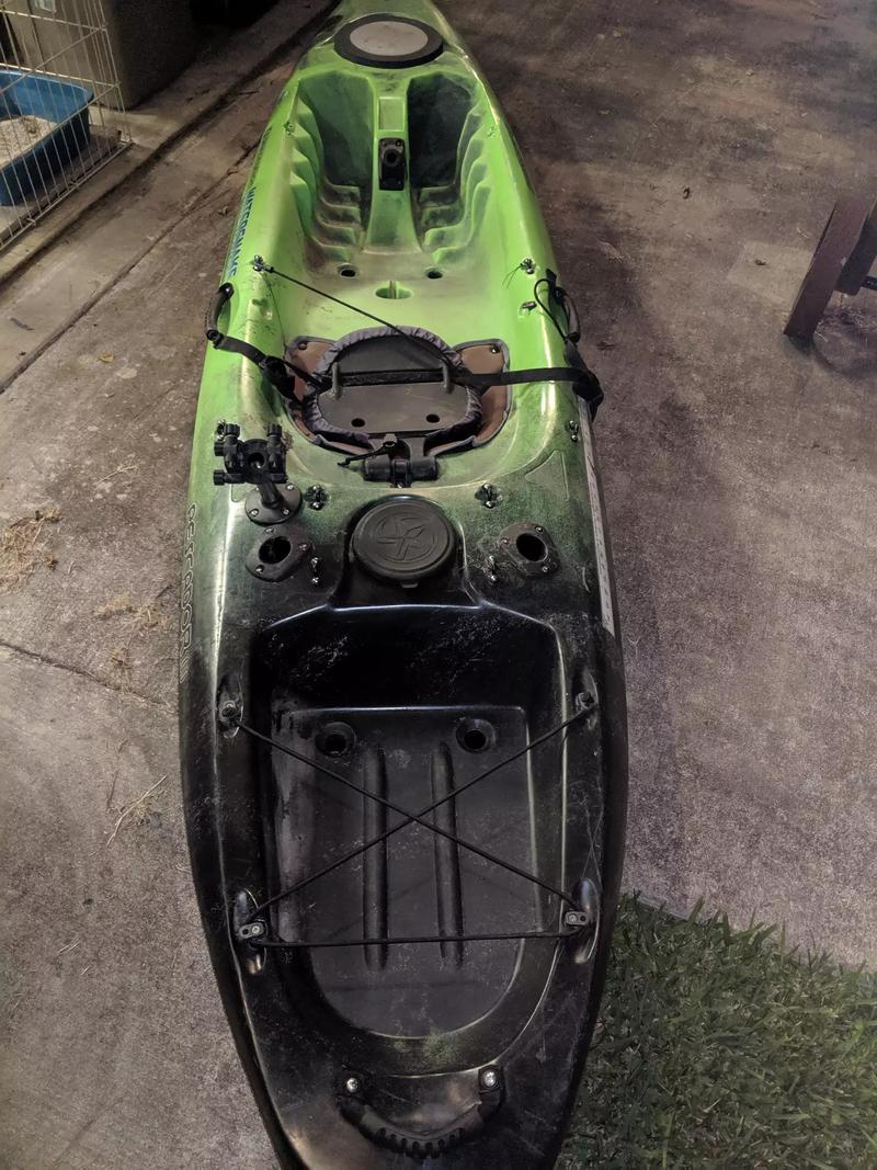 10' Perception Kayak W/trolling motor for sale in Pearland, TX 5miles