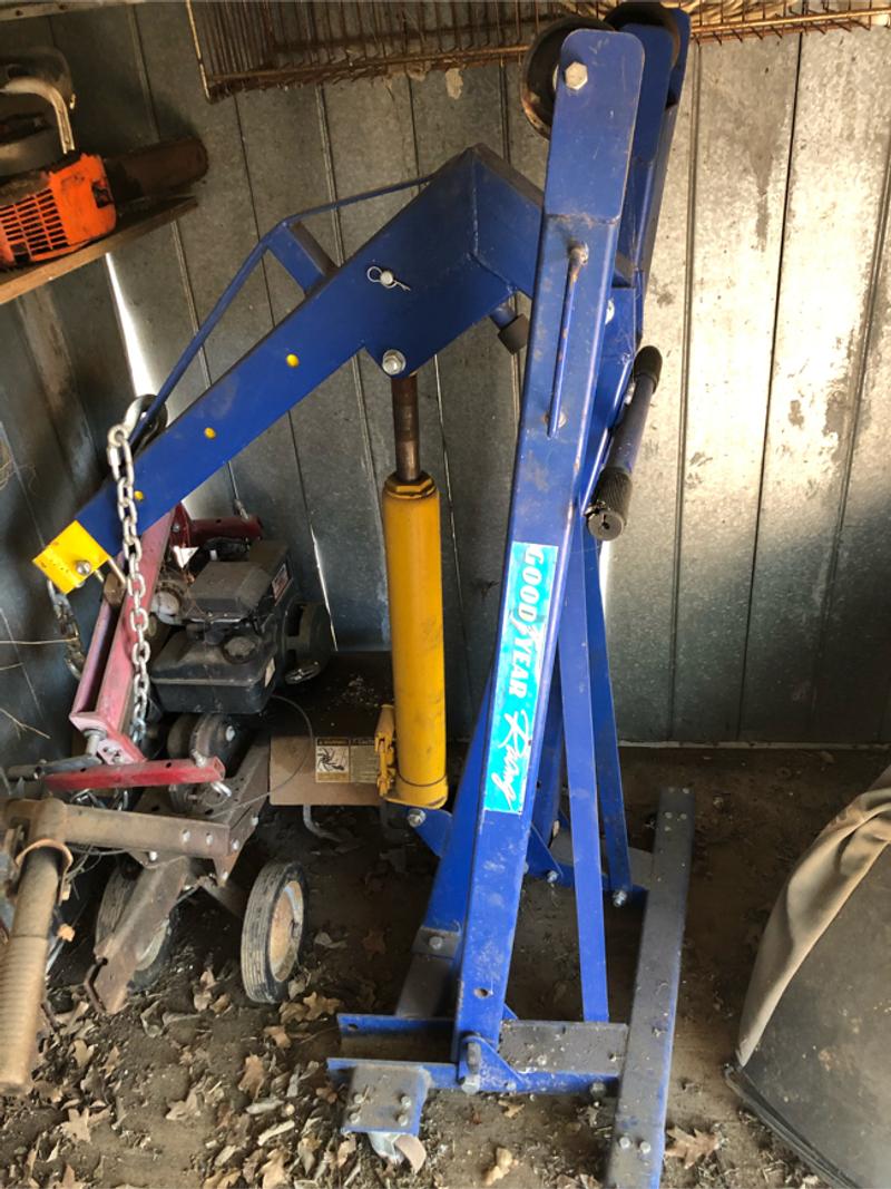 Goodyear motor hoist with spreader bar for sale in Arlington, TX