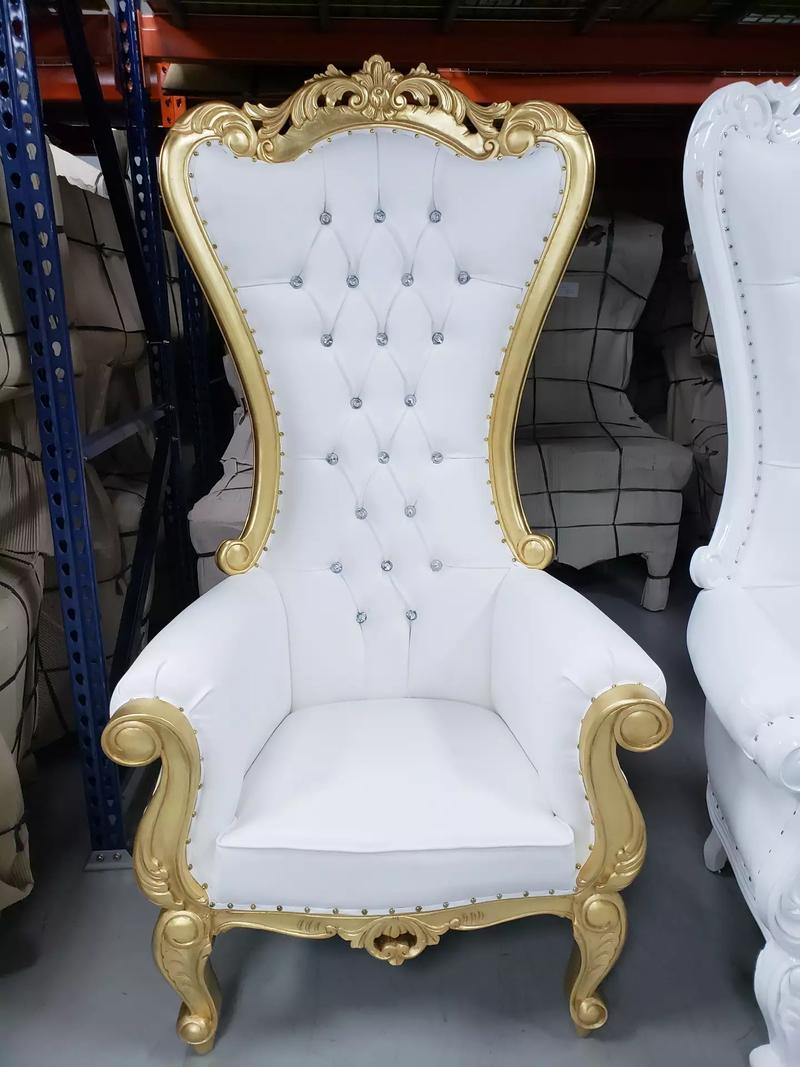Gold and White queen throne chair for sale in Dallas, TX 5miles Buy