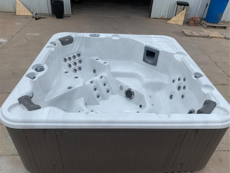 6 Person Divine Langley Hot Tub for sale in Fort Worth, TX 5miles