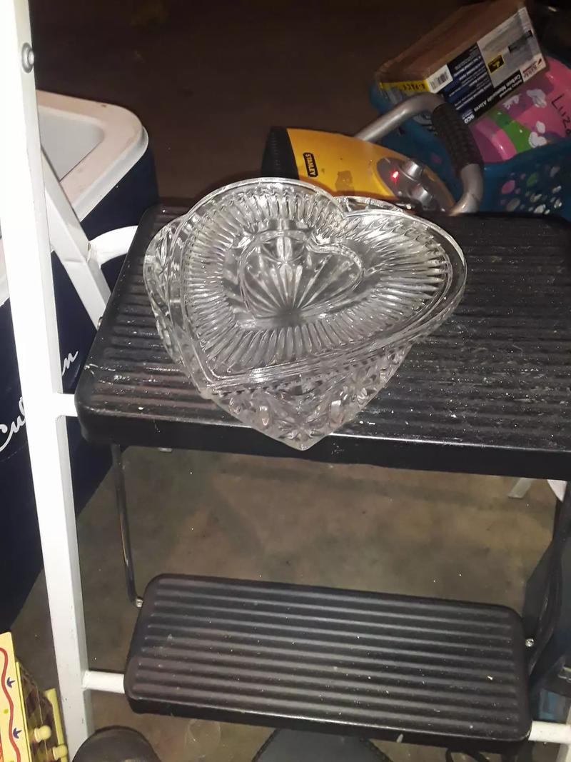 Heart shaped candy dish with lid for sale in Minneapolis, MN 5miles