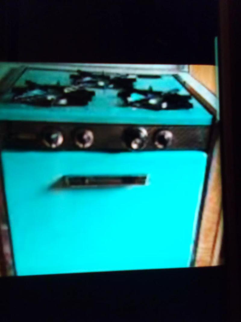 Couple of vintage camper stoves, propane , work great , also got