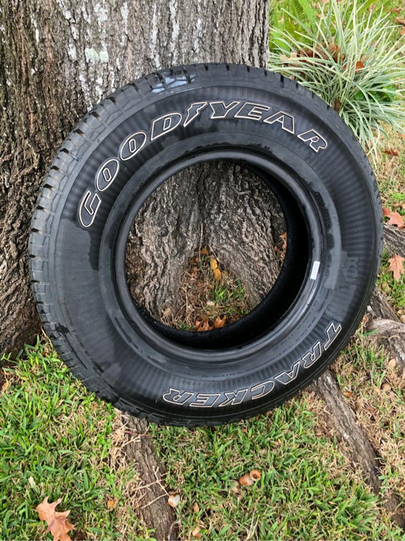 Goodyear Tracker P225/75R15 Tire for sale in Houston, TX 5miles Buy