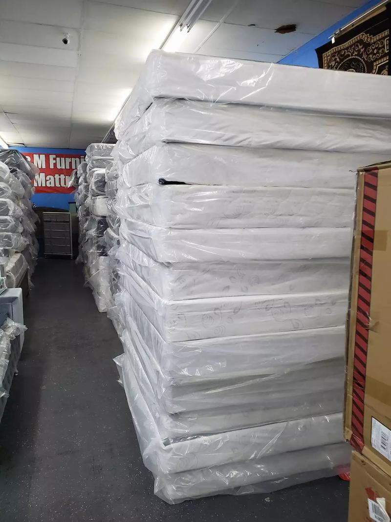 Queen box springs for sale in Wylie, TX 5miles Buy and Sell