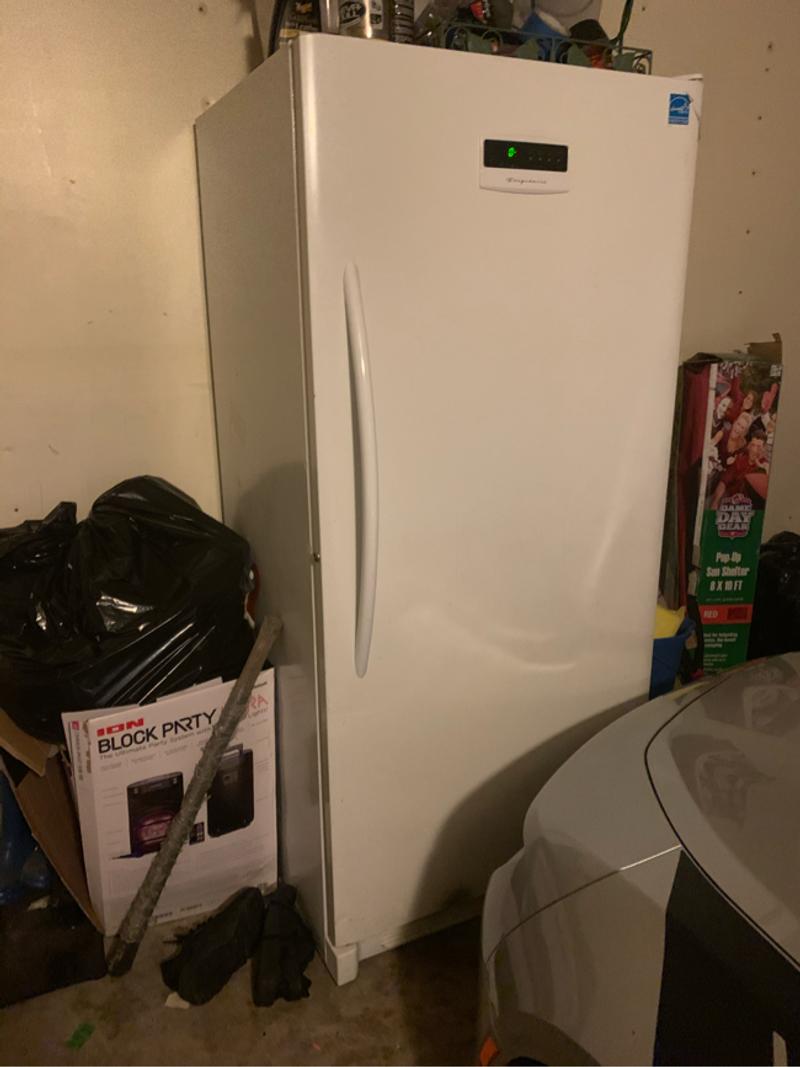 Stand up deep freezer for sale in Mesquite, TX 5miles Buy and Sell