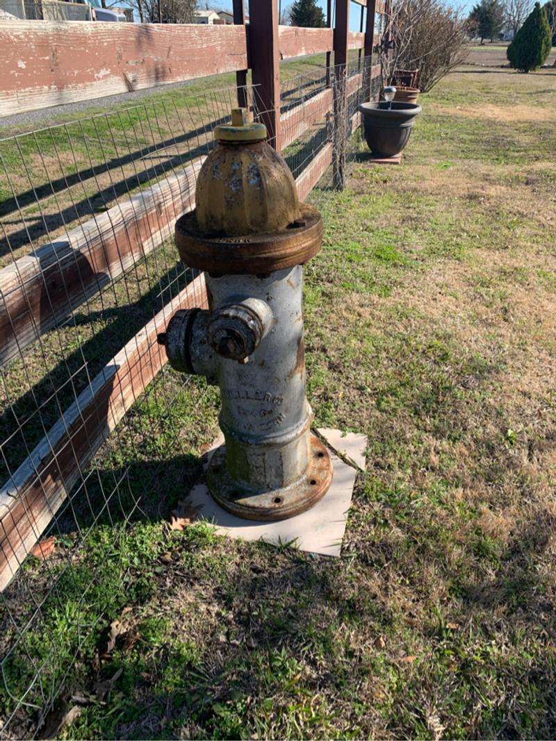 Antique 1946 fire hydrant for sale in Venus, TX 5miles Buy and Sell