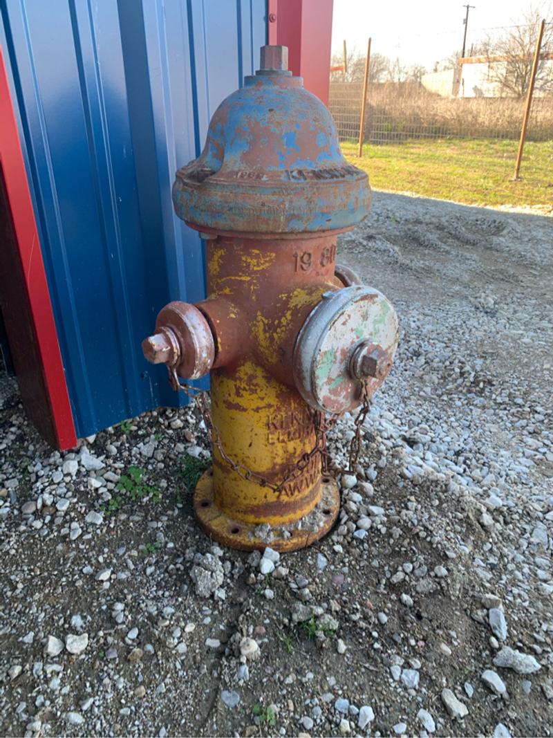 Antique 1980 fire hydrant for sale in Venus, TX 5miles Buy and Sell