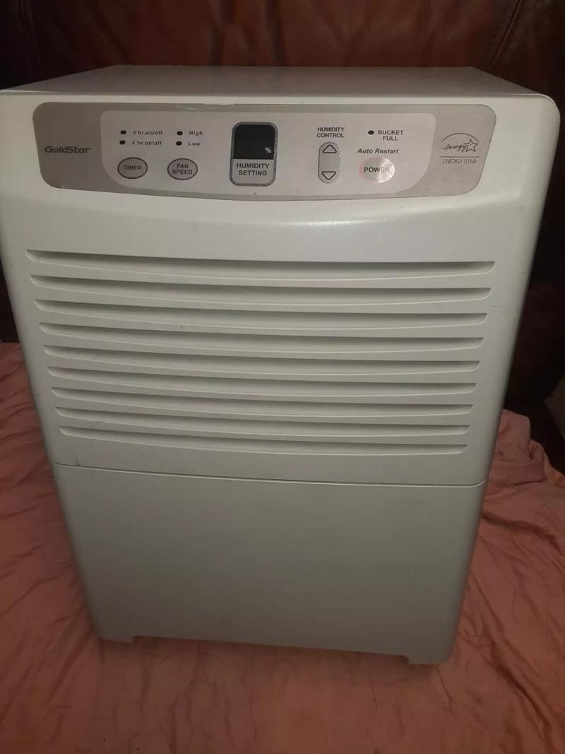 Goldstar 40pt humidifier for sale in Irving, TX 5miles Buy and Sell