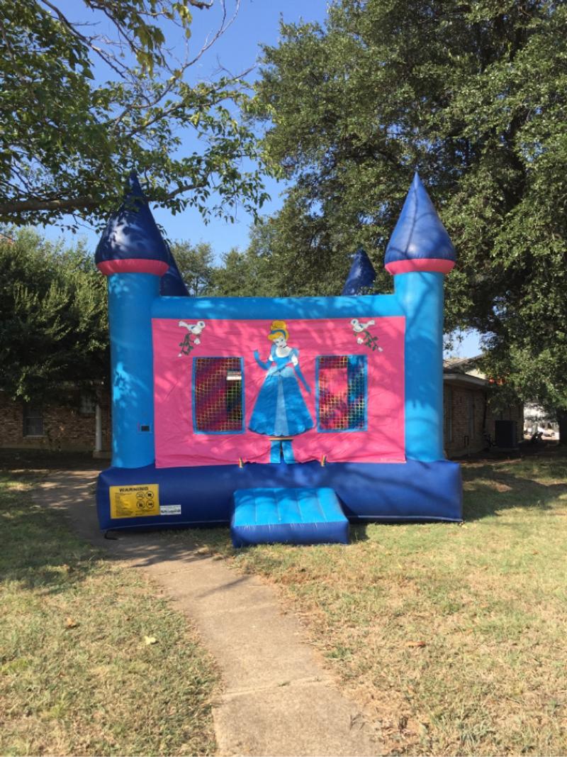 Bounce house for SALE for sale in Irving, TX 5miles Buy and Sell