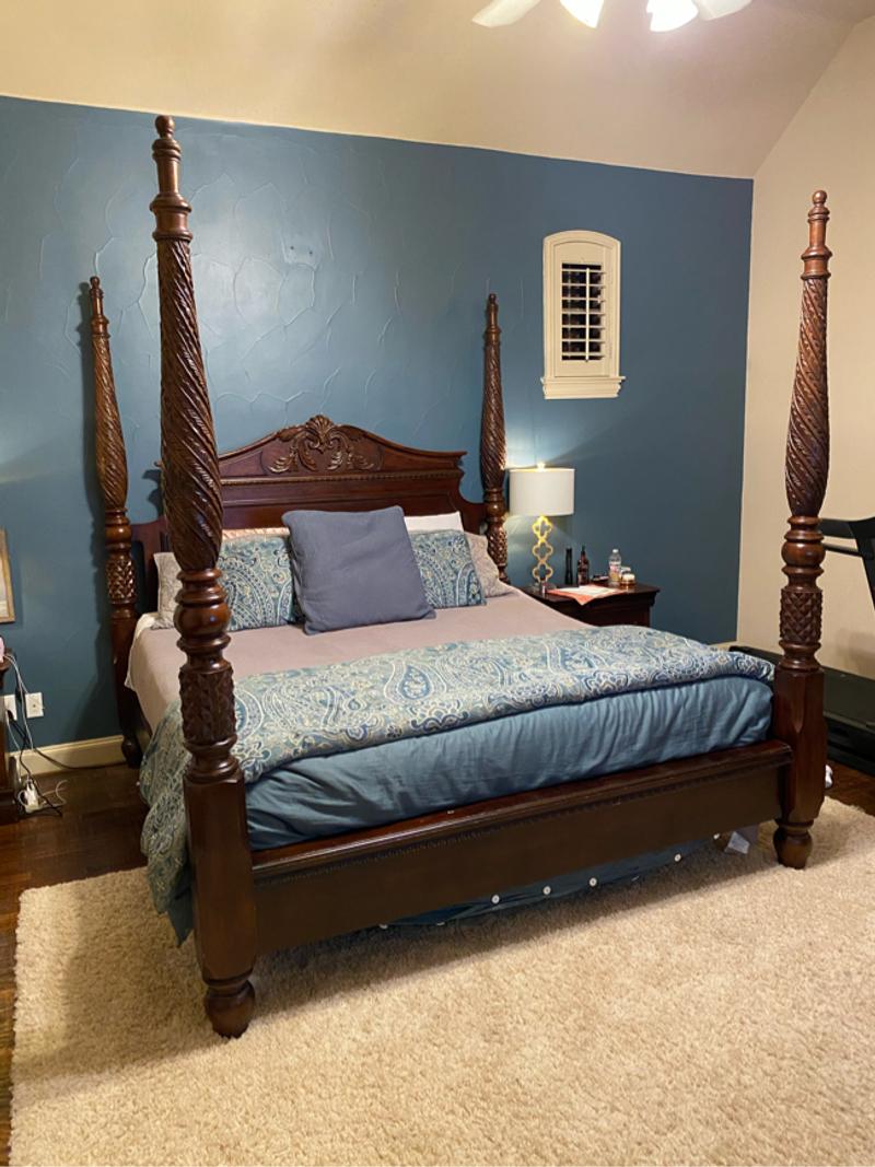 Bernhardt King sized wooden four poster bed frame. Bed and box spring