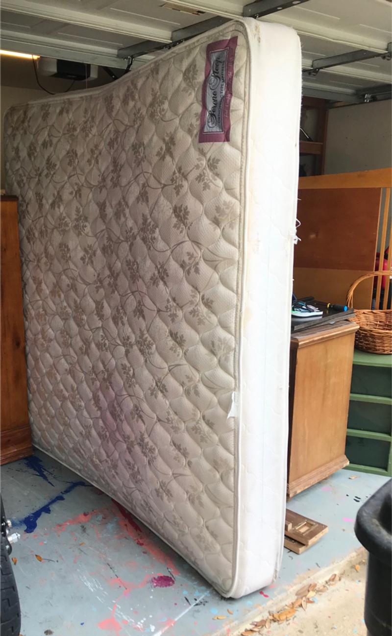 Queen mattress for sale in Houston, TX 5miles Buy and Sell