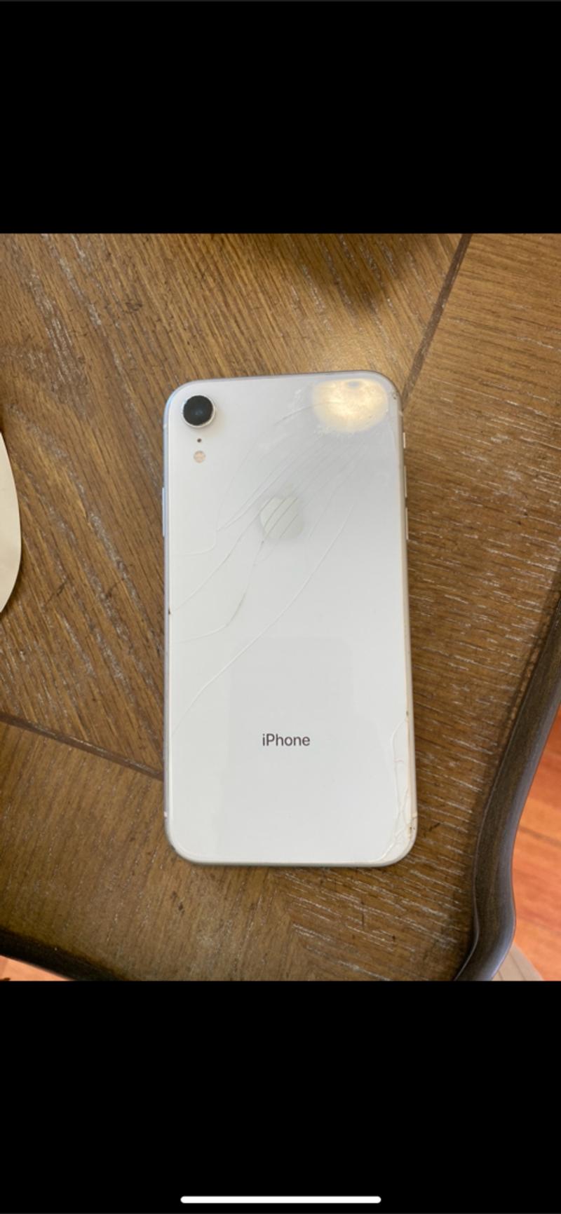 IPhone XR Carrier Unlocked 64GBs for sale in Tarzana, CA 5miles Buy
