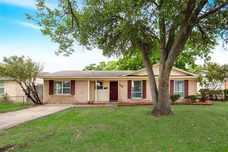 House for rent House 3 br 1.5 ba for sale in Mesquite, TX 5miles Buy