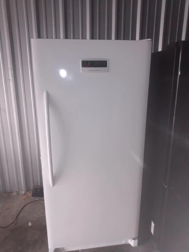 FREE DELIVERY Frigidaire upright Freezer for sale in Mesquite, TX