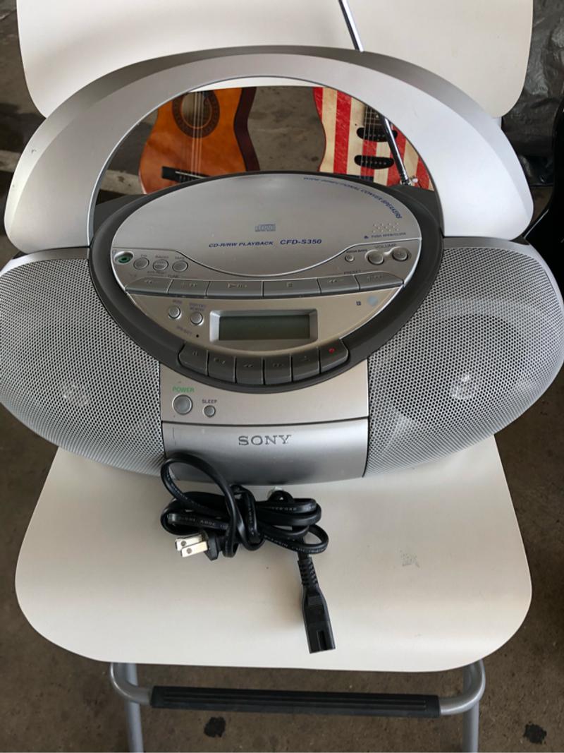Sony CDR/RW playback CFDS350 Radio CD and cassette player boombox for