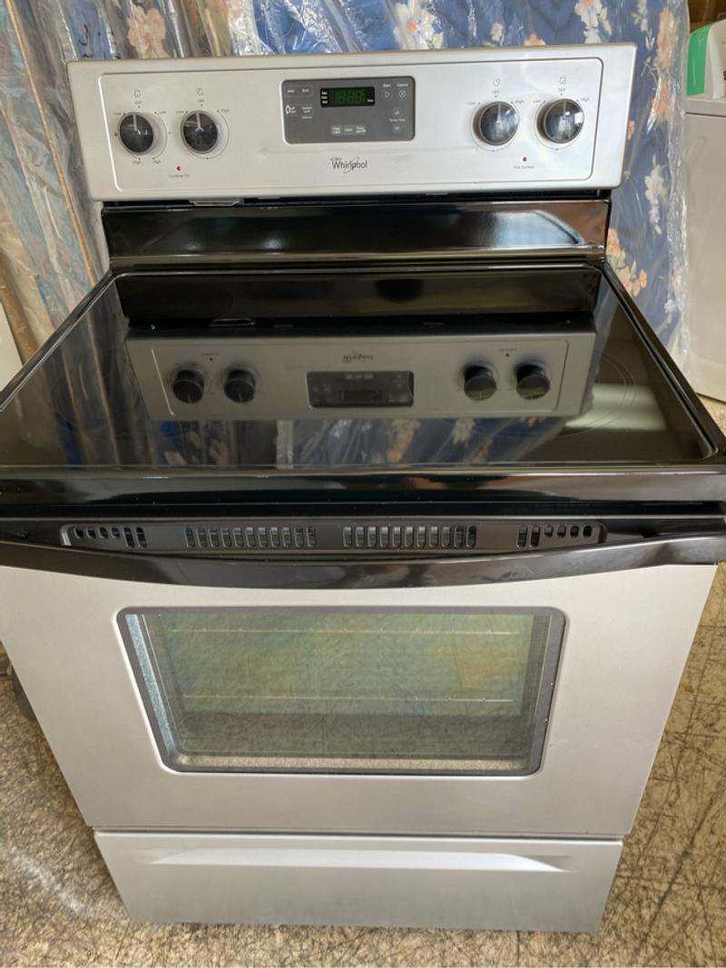 Whirlpool glass top stove for sale in Dallas, TX 5miles Buy and Sell
