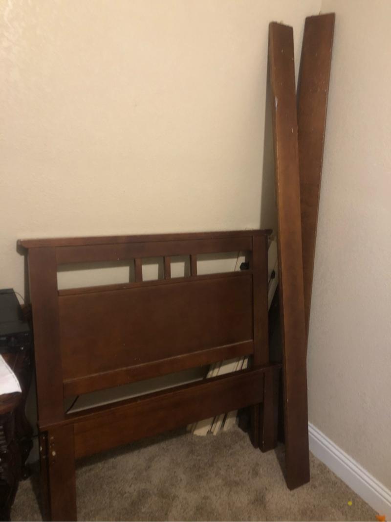 Twin bed for sale in Fort Worth, TX 5miles Buy and Sell