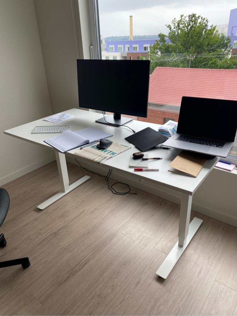 Ikea sit to stand desk for sale in Seattle, WA 5miles Buy and Sell