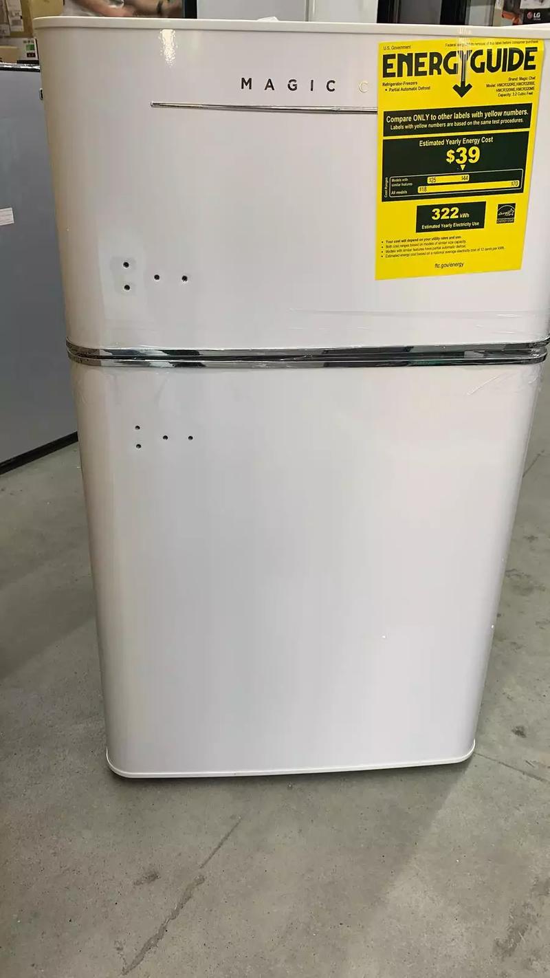 Magic Chef Retro 3.2 Cu. Ft. 2 Door Mini Fridge in White for sale in