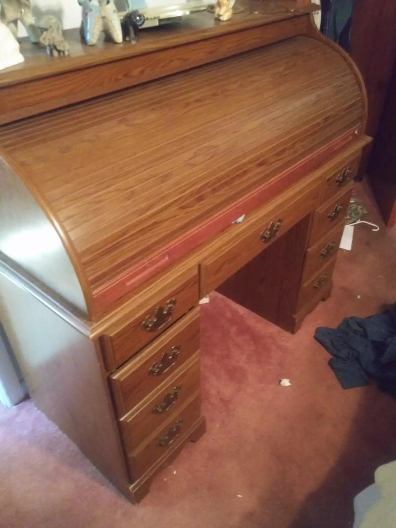 Roll top desk for sale in Fort Worth, TX 5miles Buy and Sell