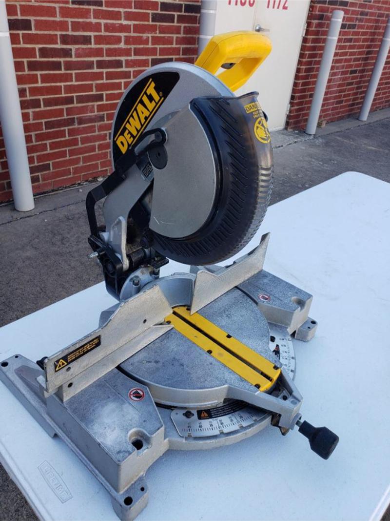 DeWalt 12 in. Corded SingleBevel Compound Miter Saw 15 amp for sale in