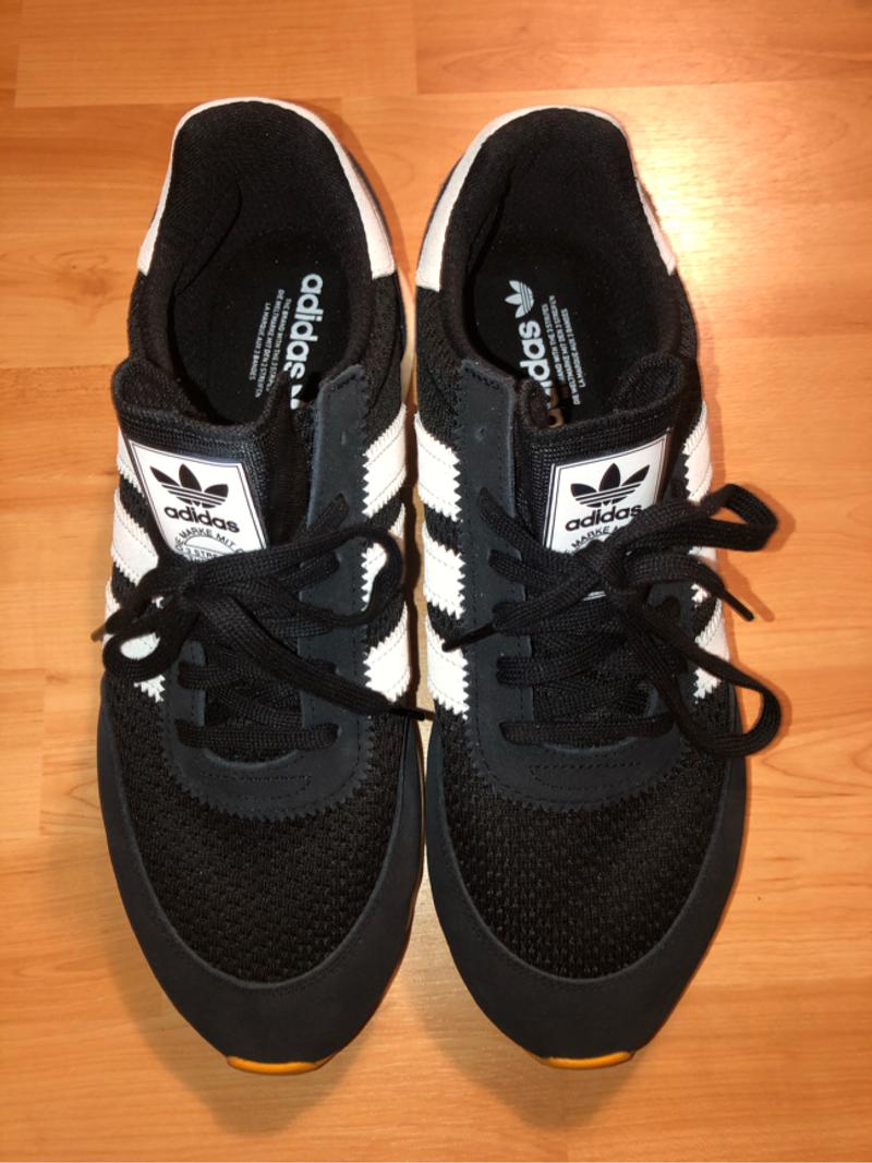 Adidas I5923 shoes, size 13, brand new, never worn, box