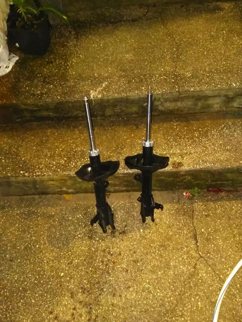 Photo Honda Odyssey front struts 2006 brand new never put on the vehicle i paid 180 im asking 125 firm thank you mark car parts