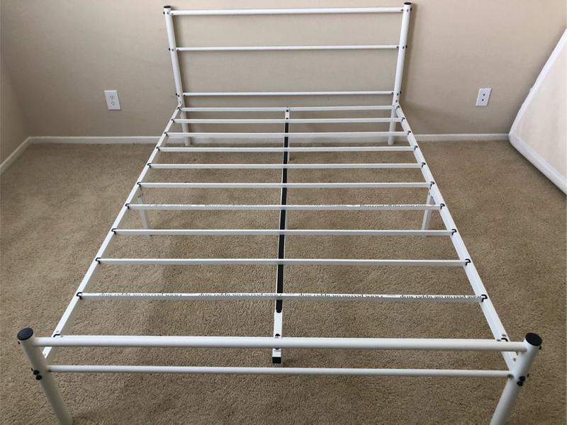 Zinus Geraldine 12 inch White Metal Platform Bed Frame Full Size for