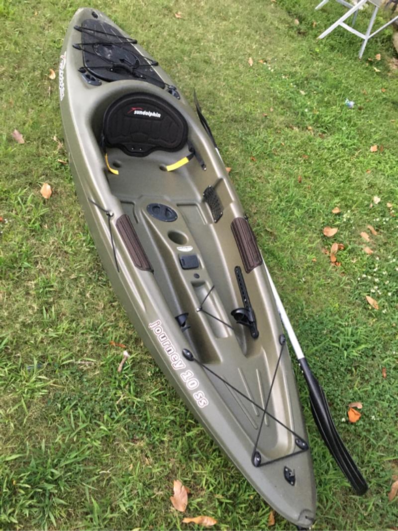 Sun dolphins journey 10 ss fishing kayak for sale in Beaumont, TX