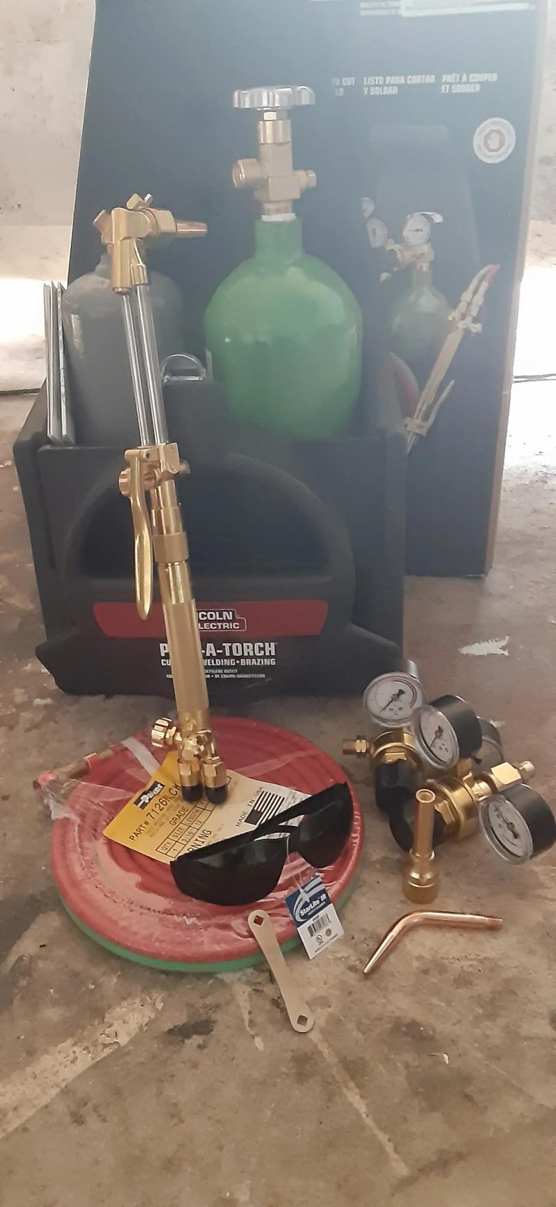 New Lincoln electric torch and solder kit acetylene and oxygen tanks