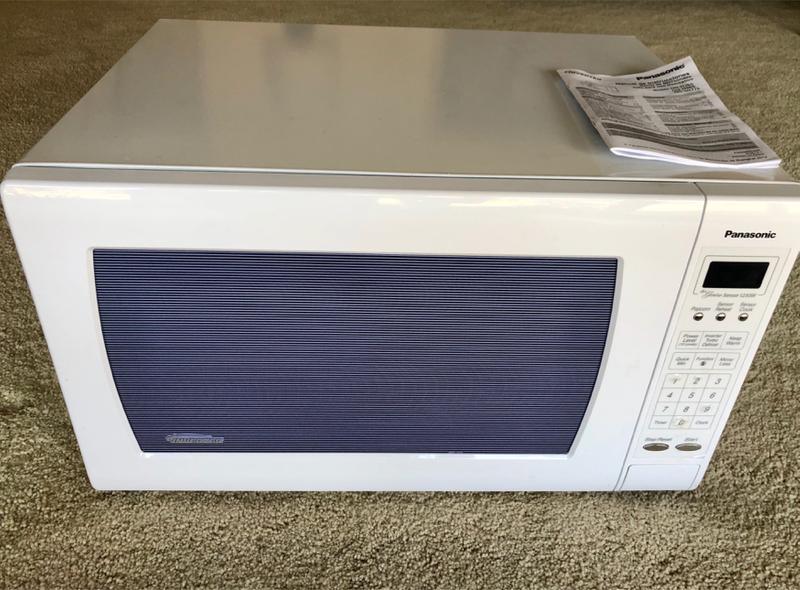 Panasonic 2.2 Cu. Ft., 1250W Countertop Microwave Oven NNH965WFX