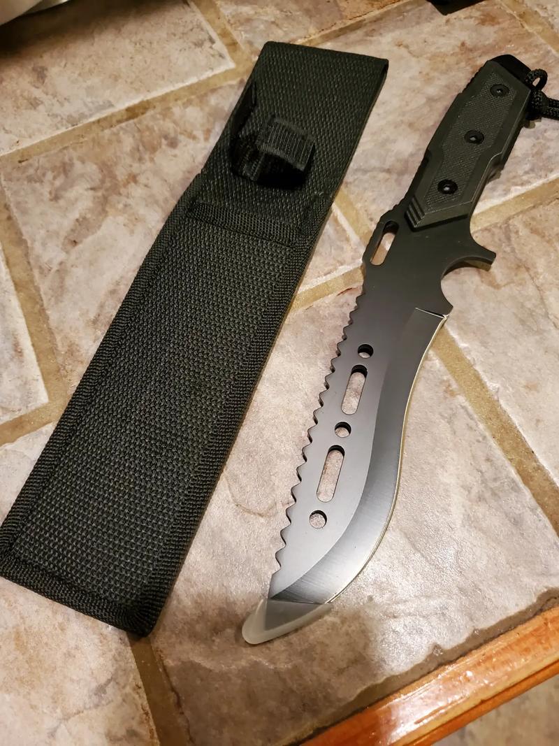 New tactical bowie knife for sale in Conroe, TX 5miles Buy and Sell