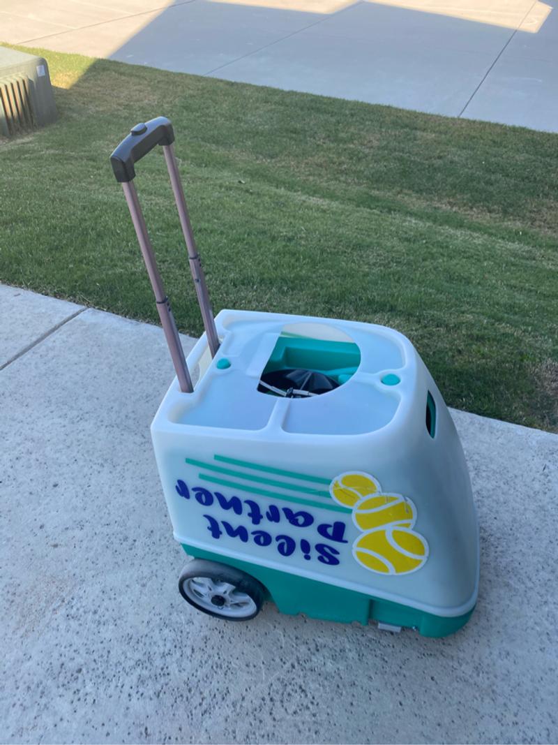 Silent partner quest tennis ball machine for sale in Melissa, TX