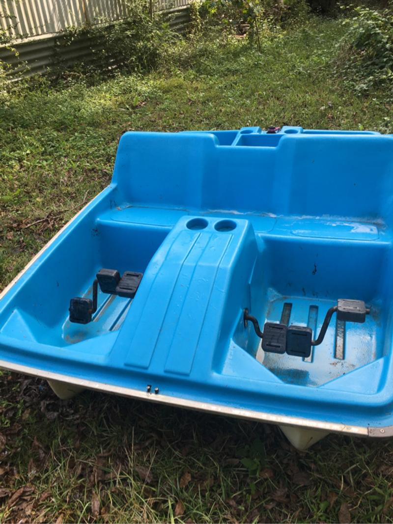 Paddle boat best offer for sale in Orangeburg, SC 5miles Buy and Sell