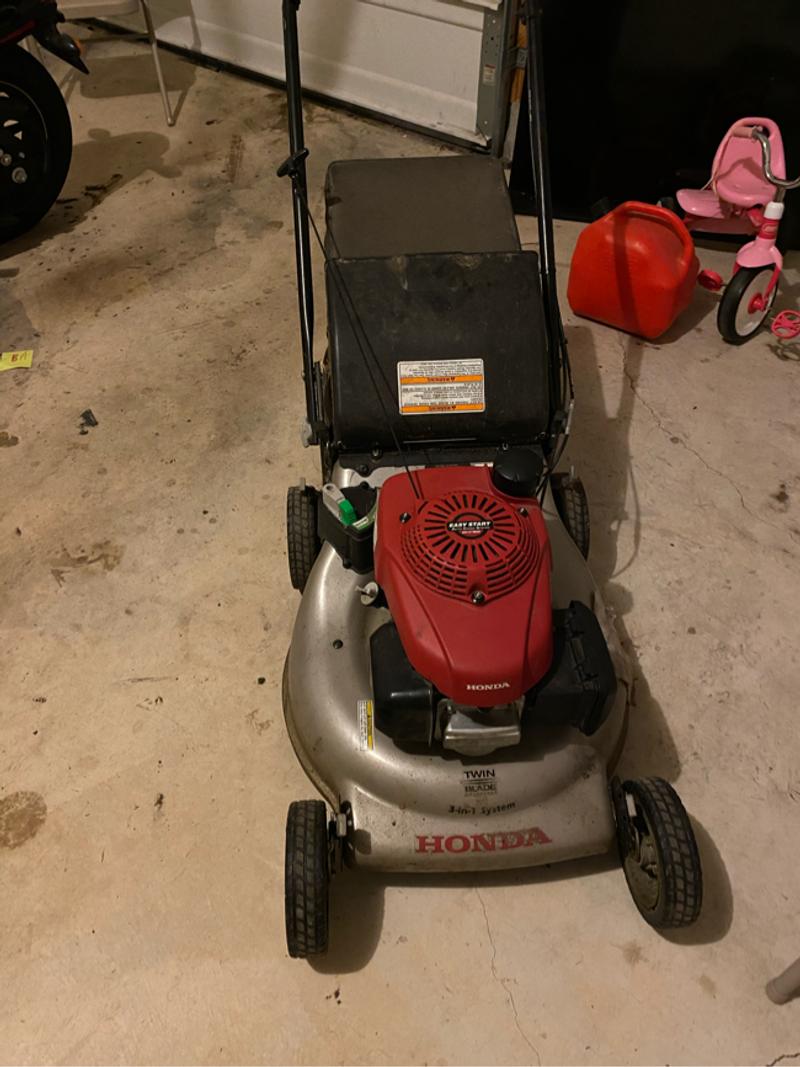 Honda self propelled lawn mower for sale in San Antonio, TX 5miles