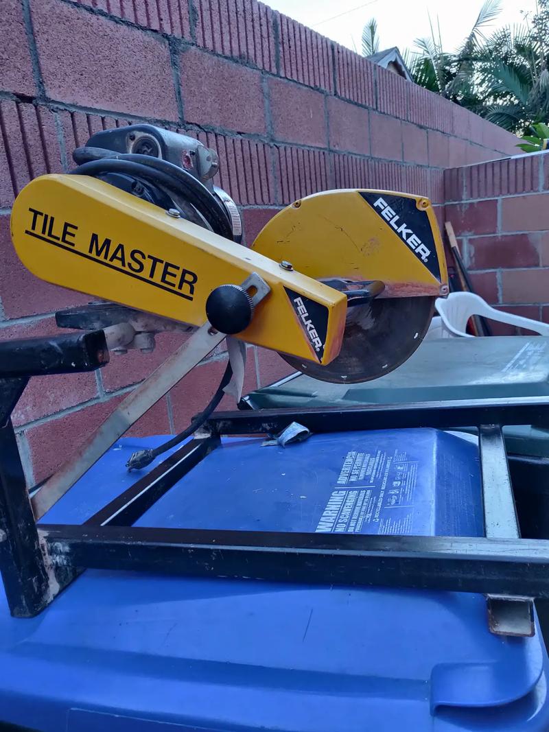 Felker tile master TM-104 tile saw for sale in Norwalk, CA - 5miles