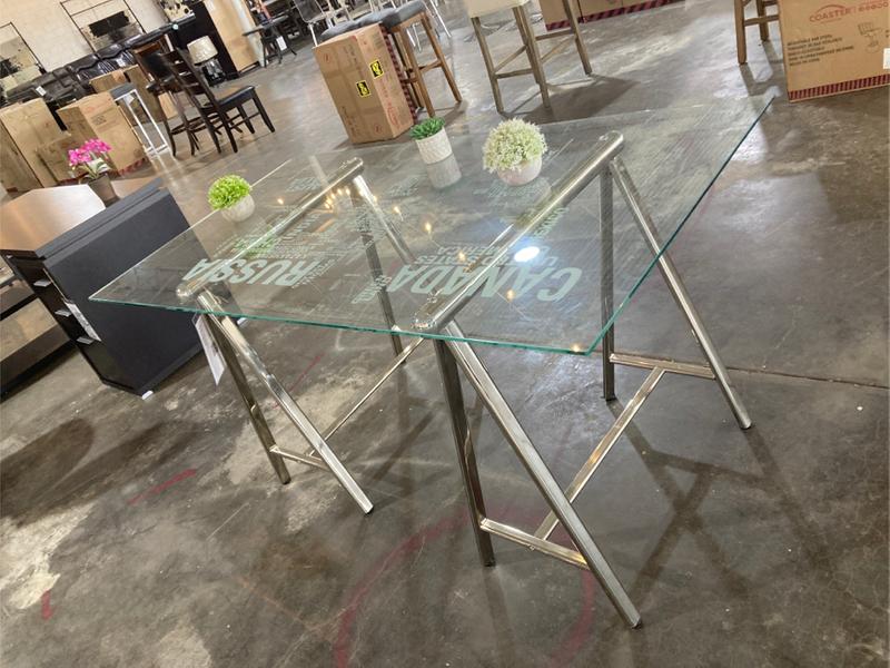 World glass desk for sale in Dallas, TX 5miles Buy and Sell