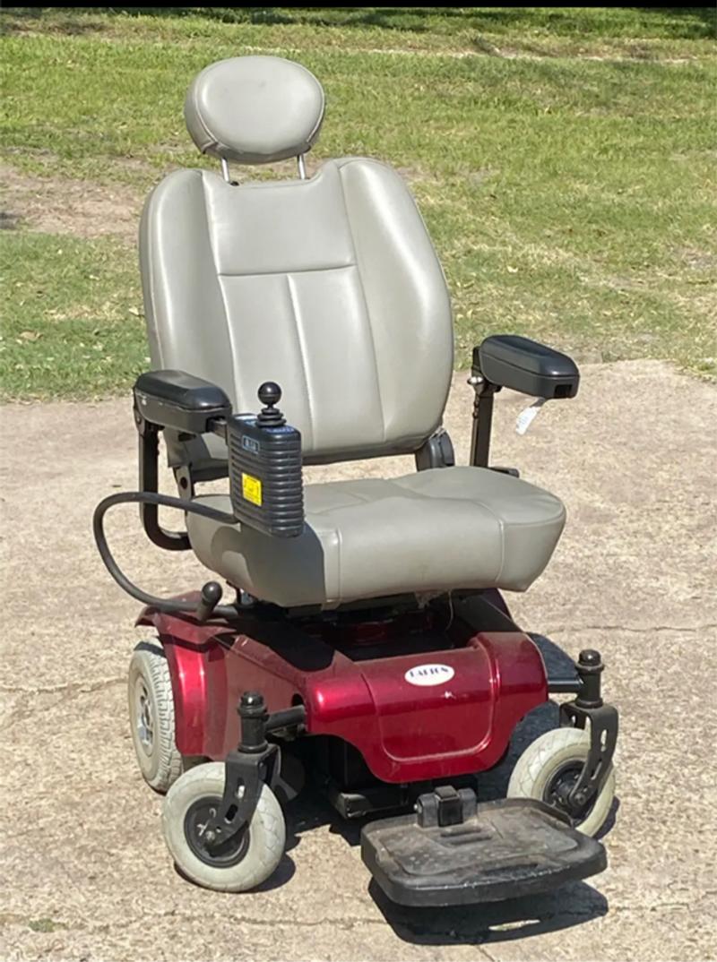 Dalton electric wheelchair for sale in Wylie, TX 5miles Buy and Sell