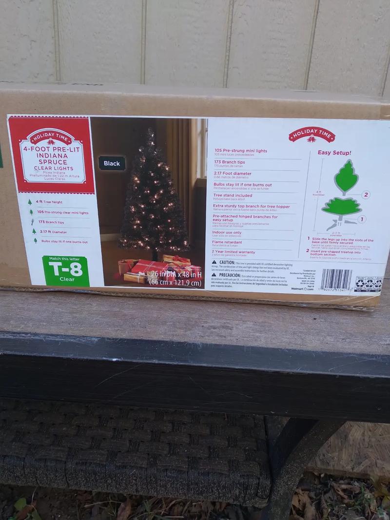 4 foot Christmas tree for sale in Richmond, TX 5miles Buy and Sell