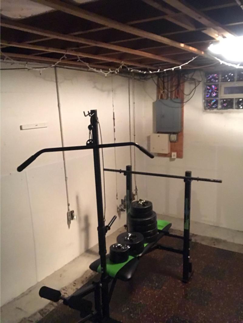 Weight bench with leg extension and lat pulldown for sale in Youngstown
