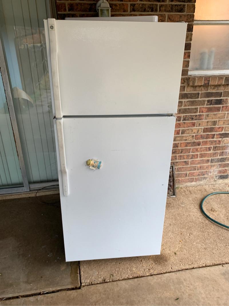 Refrigerator for sale in Duncanville, TX 5miles Buy and Sell