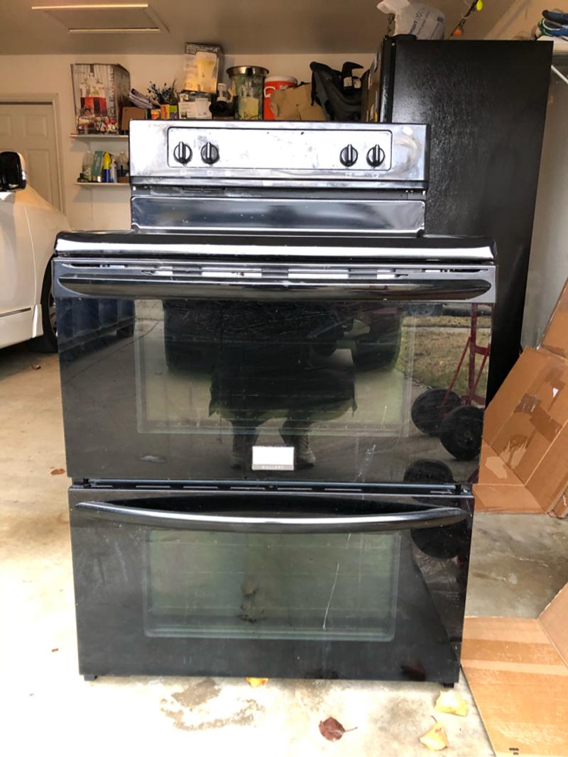 Frigidaire gallery electric stove with double oven for sale in