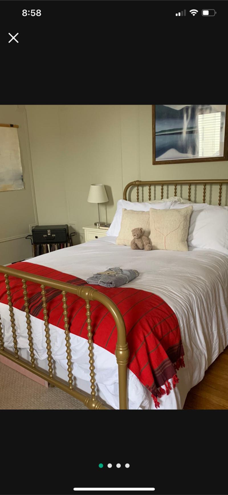 Full size Gold metal bed frame for sale in Astoria, NY 5miles Buy