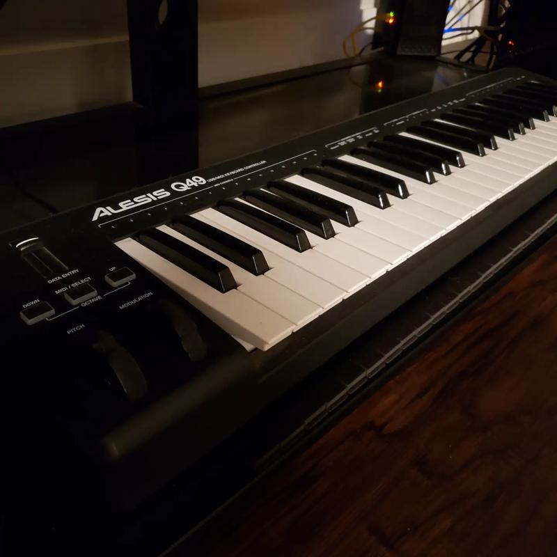 Alesis Q49 MIDI Keyboard for sale in Gardena, CA 5miles Buy and Sell
