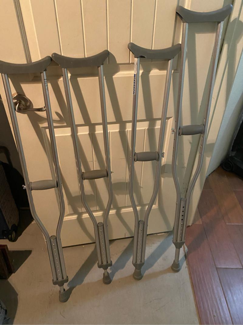 Crutches for sale in Mesquite, TX 5miles Buy and Sell