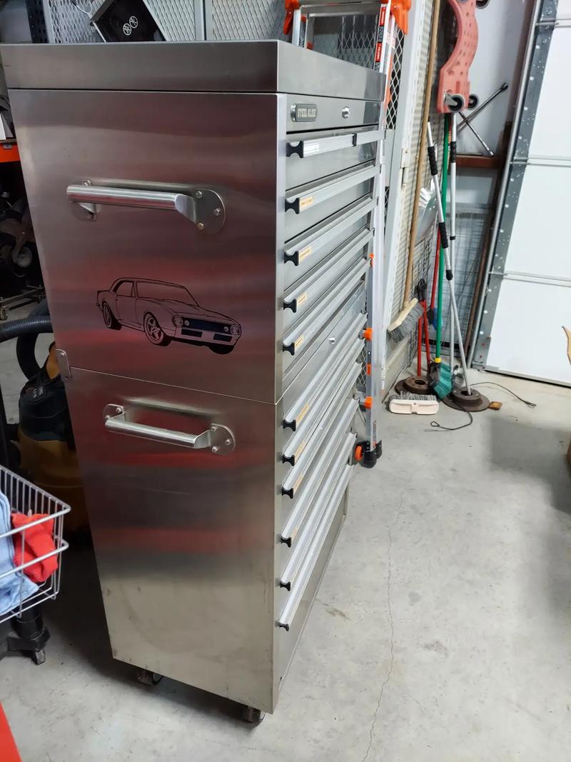 Steel glide tool box for sale in Justin, TX 5miles Buy and Sell