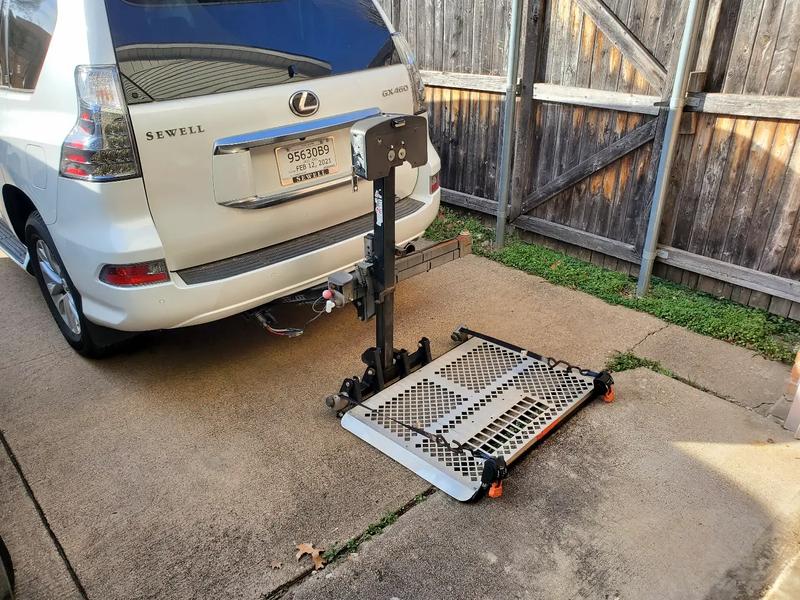 Harmar AL100 Scooter Lift with Swing Away for sale in Richardson, TX 5miles Buy and Sell